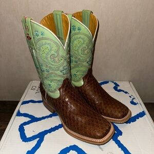 Women’s Tin Haul Square Toe Cowboy Bootss